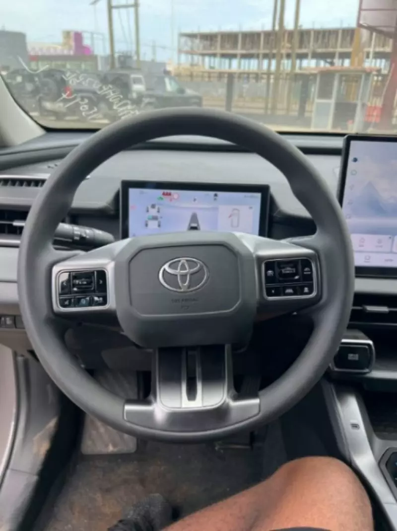 TOYOTA Rav4   - 2025