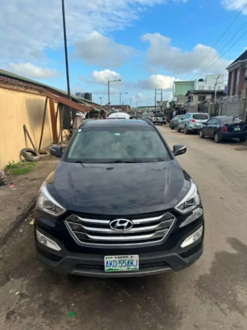 Hyundai Santa Fe   - 2015