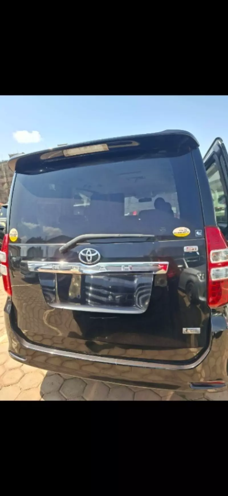 TOYOTA Harrier   - 2013