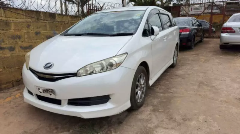 Toyota Wish   - 2012