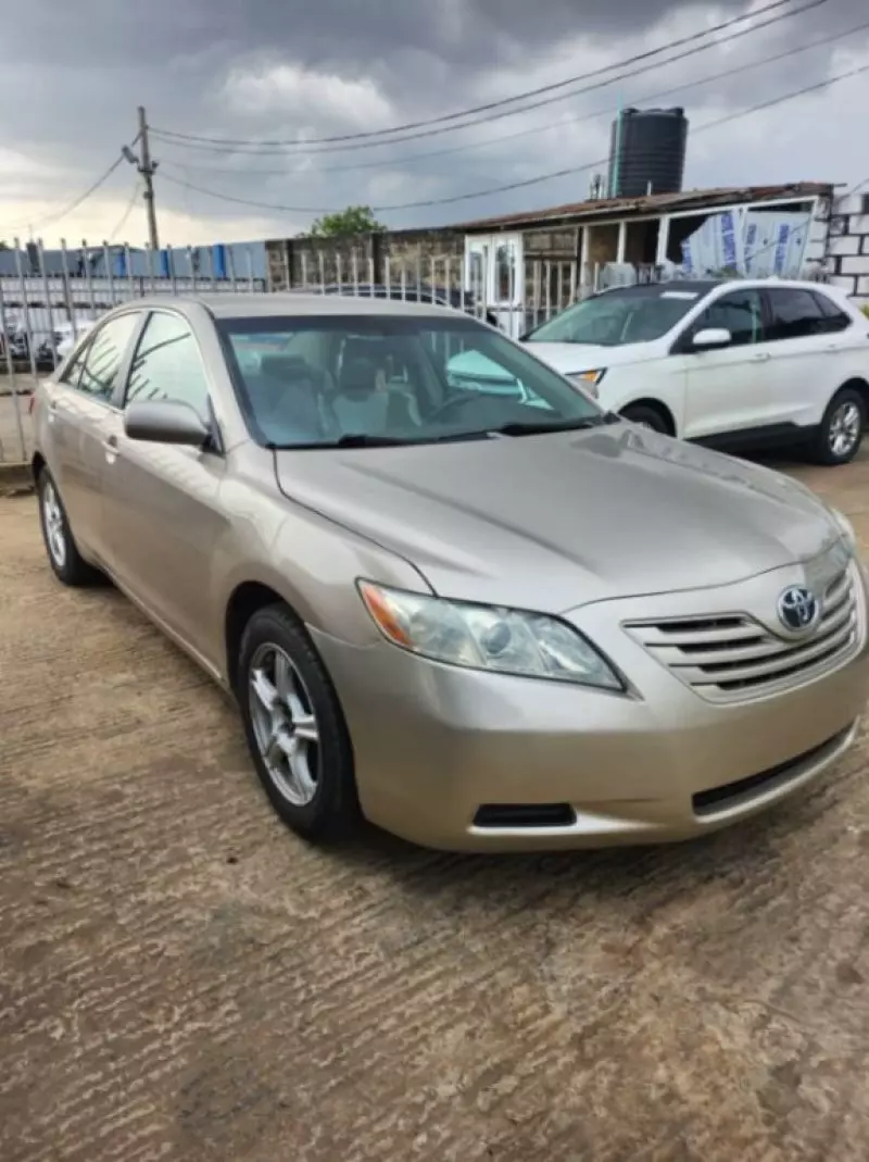 Toyota Camry   - 2007