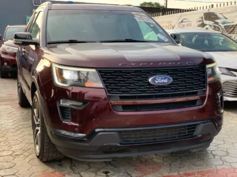 Ford Explorer   - 2018
