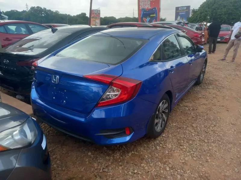 Honda Civic   - 2016