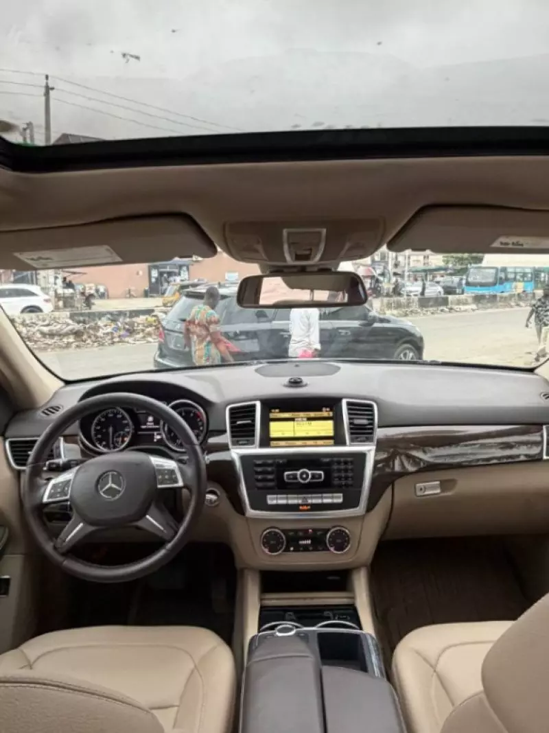 Mercedes-Benz ML 350   - 2012