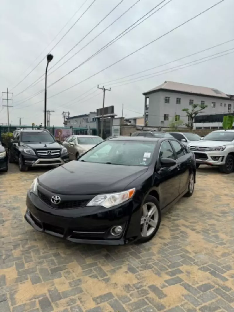 TOYOTA Camry   - 2014