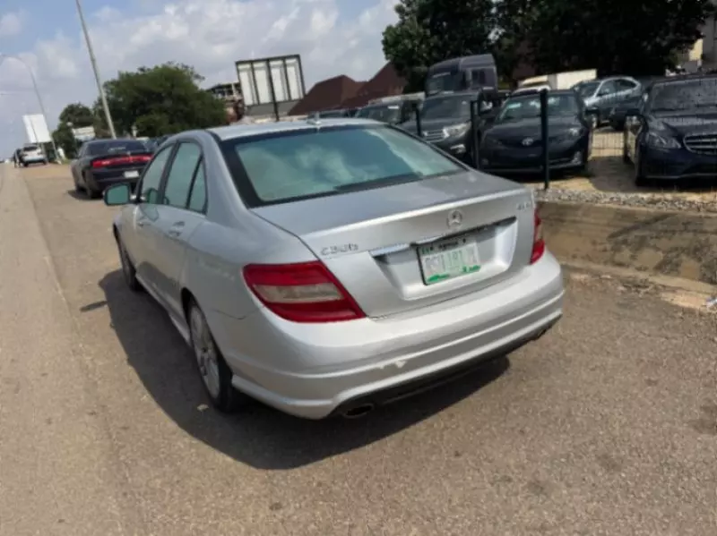 Mercedes-Benz C 300   - 2009