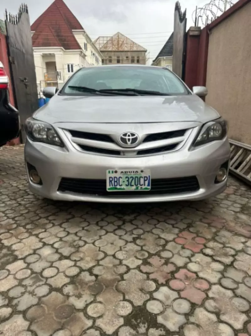 Toyota Corolla   - 2012