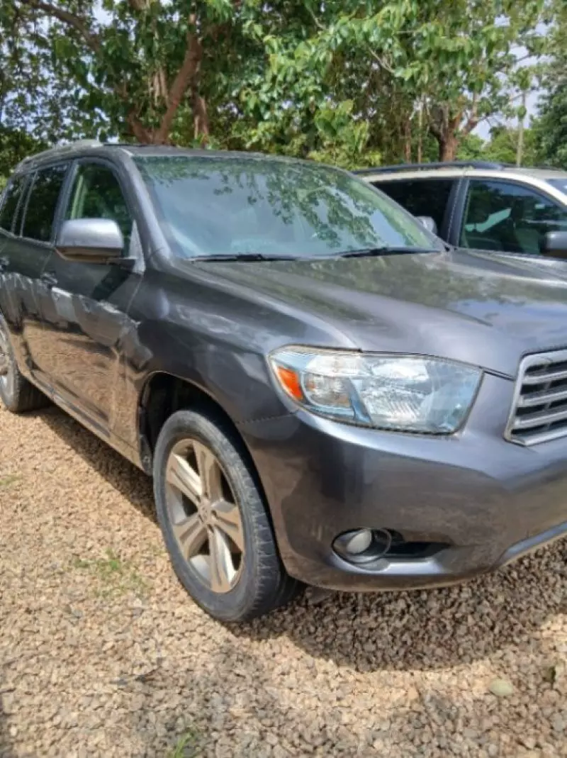 Toyota Highlander   - 2009