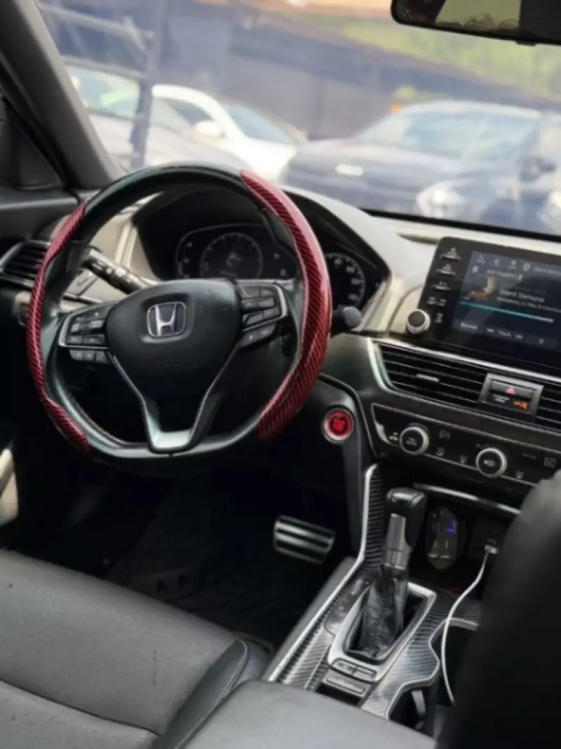 Honda Accord   - 2021