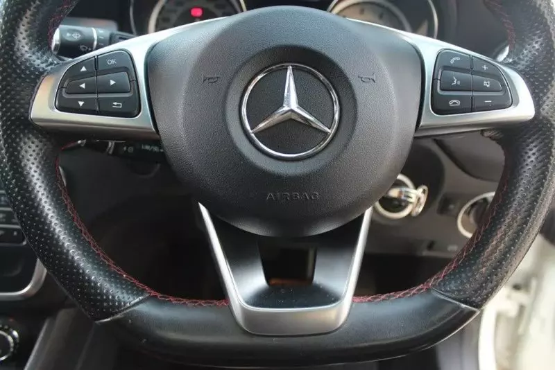 Mercedes-Benz GLA 180   - 2016
