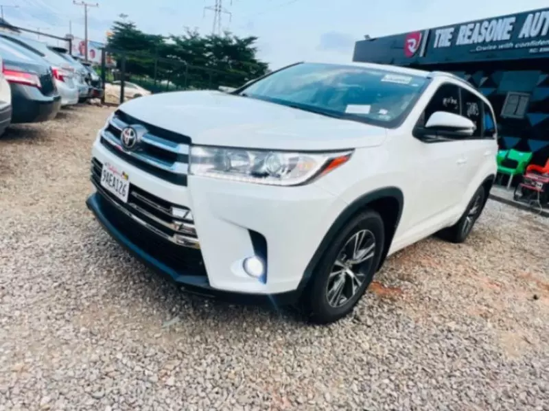 TOYOTA Highlander   - 2016