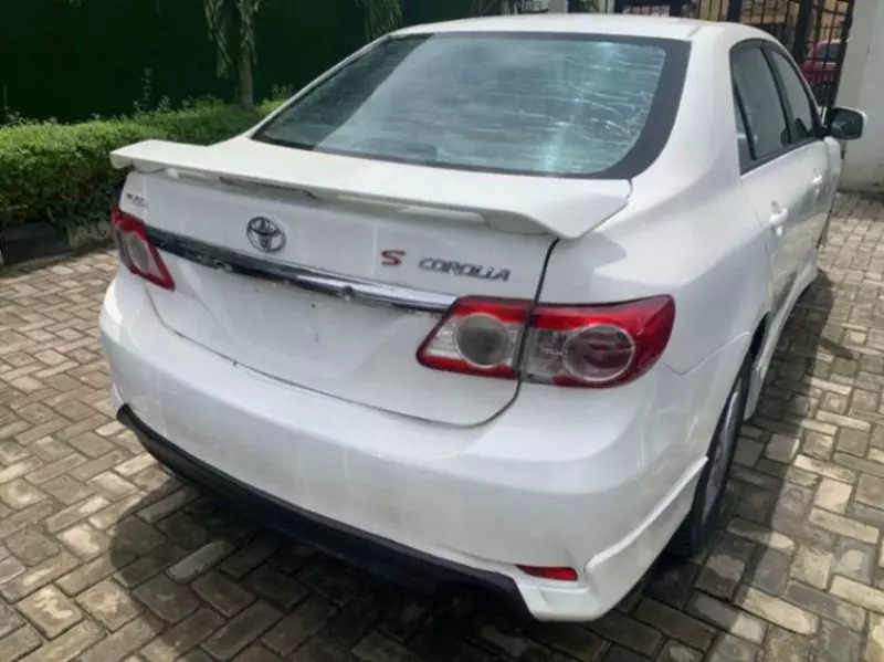 TOYOTA Corolla - 2012