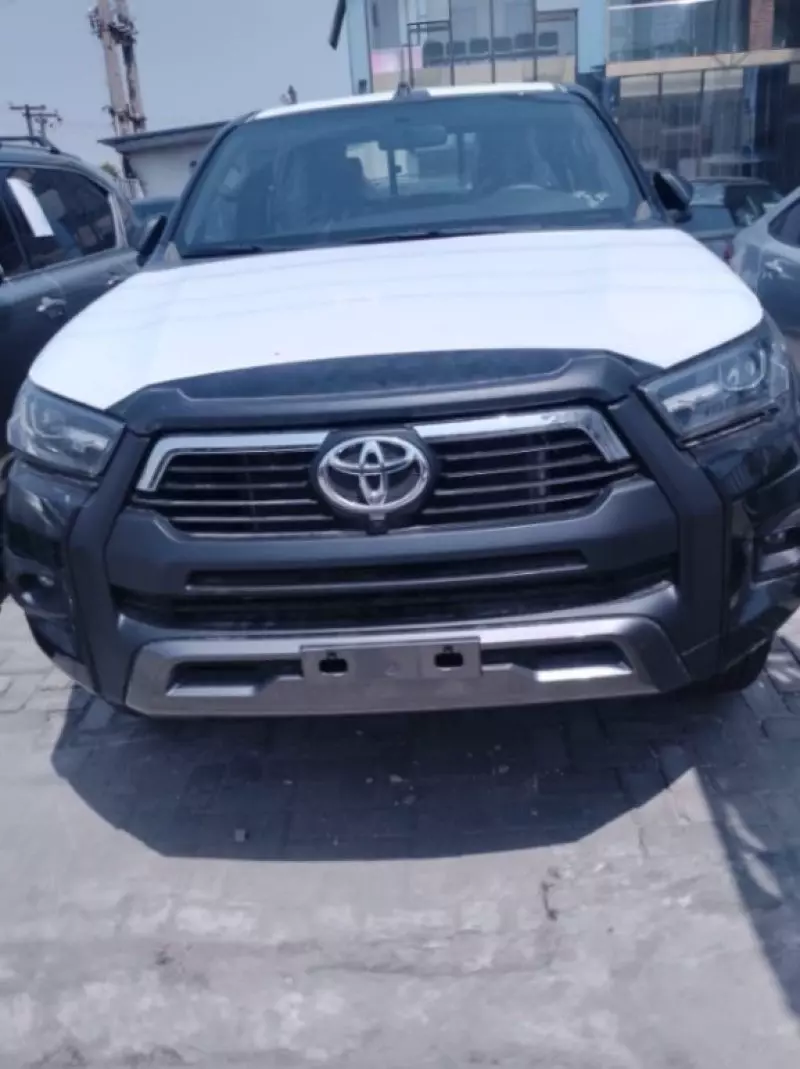 Toyota 4-Runner   - 2025