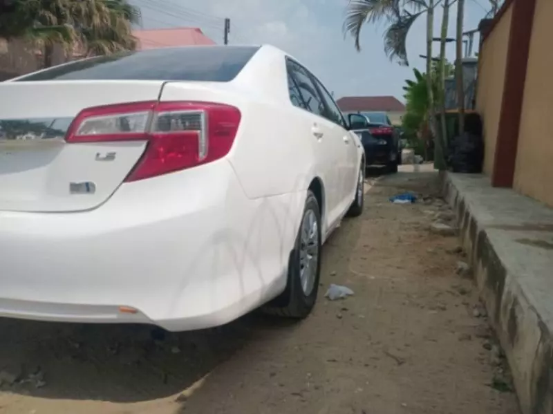 Toyota Camry   - 2014