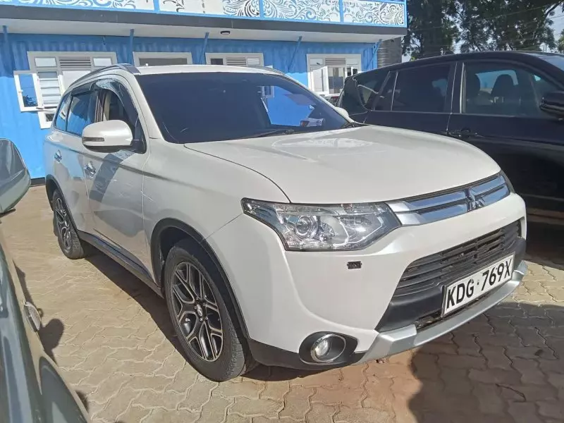 Mitsubishi OUTLANDER   - 2015