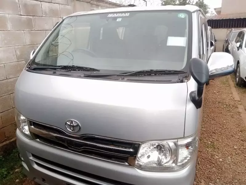 Toyota Hiace   - 2015