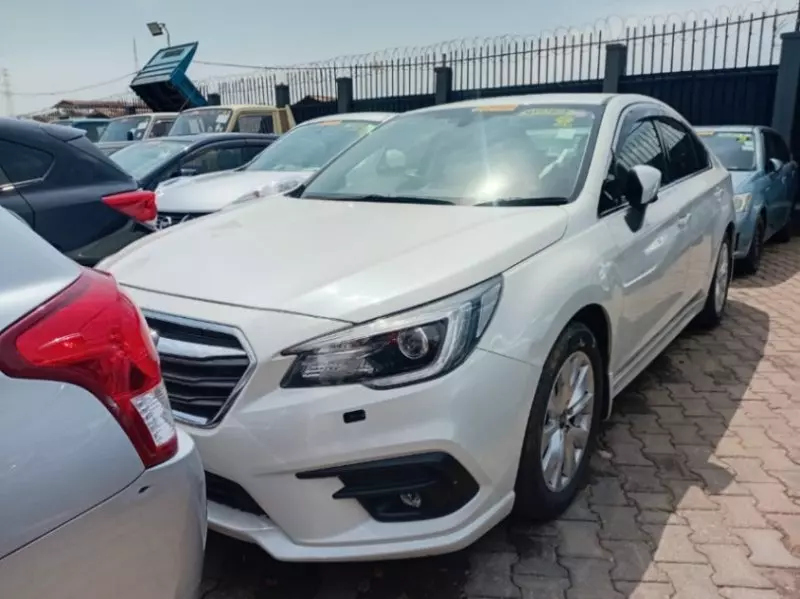 Subaru Legacy    - 2017