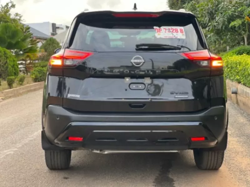 Nissan Rogue   - 2023