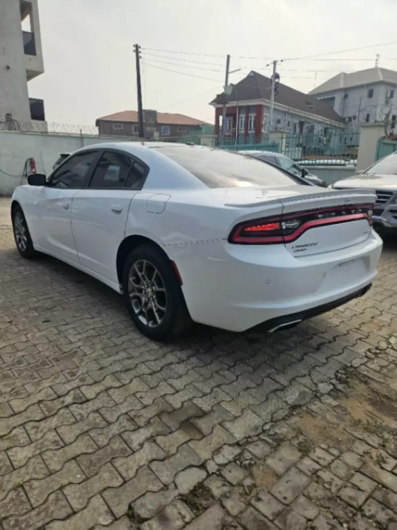 Dodge Charger   - 2017