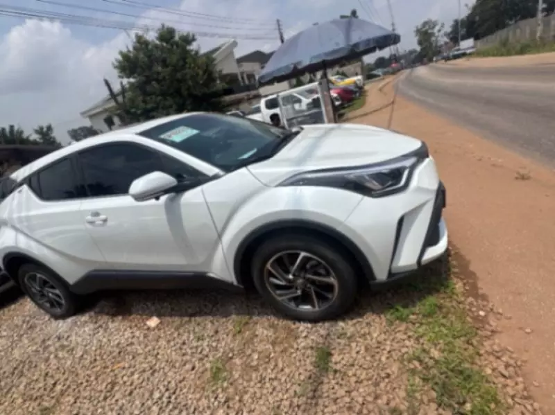 TOYOTA C-HR   - 2023