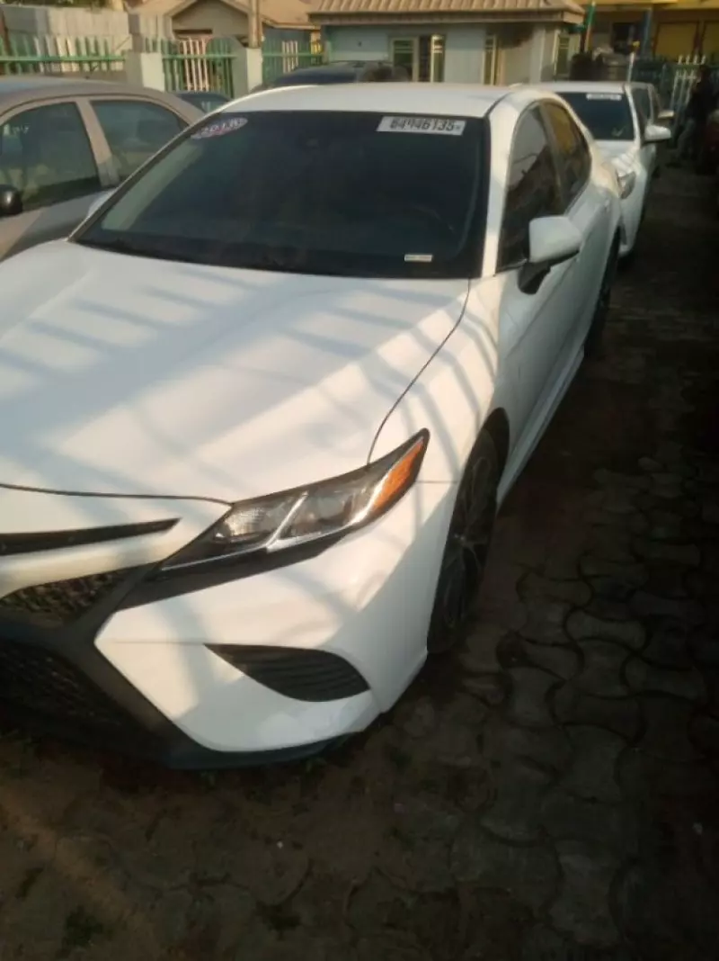 Toyota Camry   - 2018