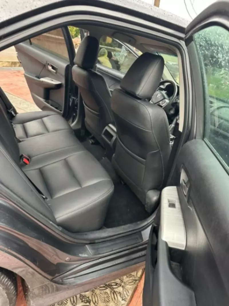 Toyota Camry   - 2012