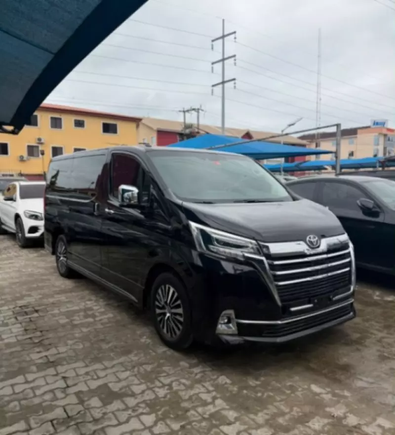TOYOTA Granvia   - 2023