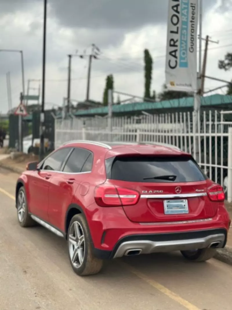 Mercedes-Benz GLA 250   - 2015