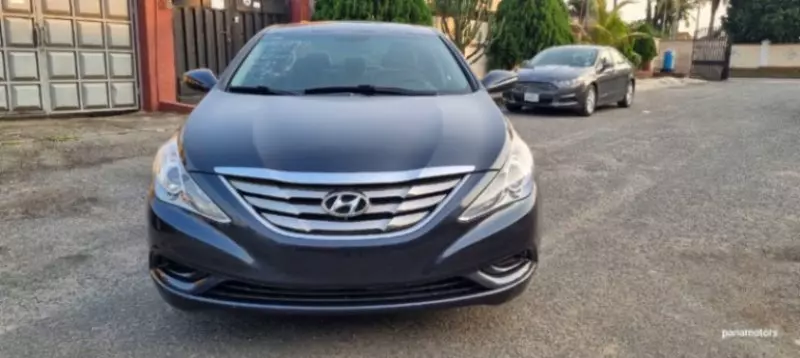 Hyundai Sonata   - 2013