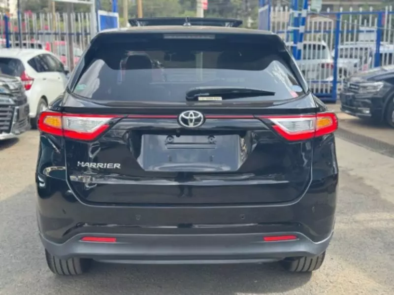 Toyota Harrier   - 2019