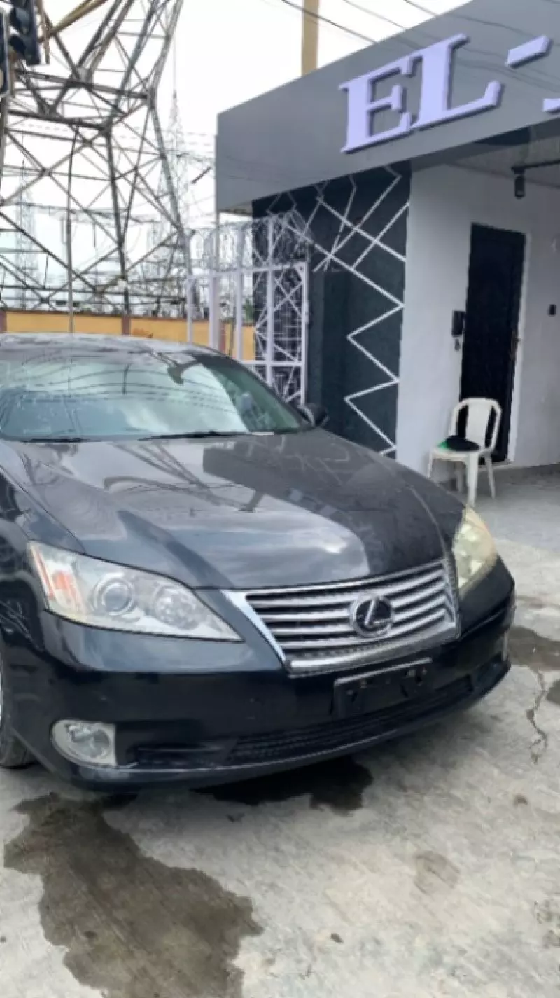 Lexus ES 250   - 2011
