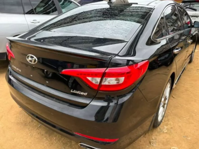 Hyundai Sonata   - 2015