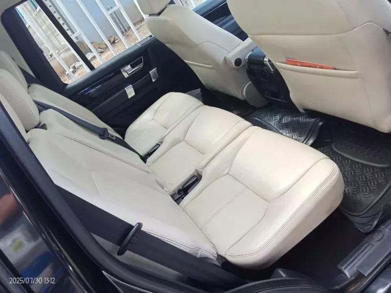 Land Rover Discovery   - 2014