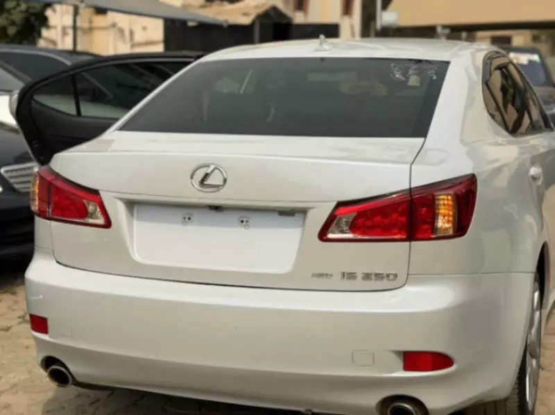 Lexus IS 350   - 2010