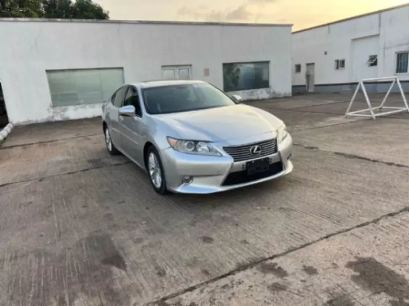 Lexus ES - 2013