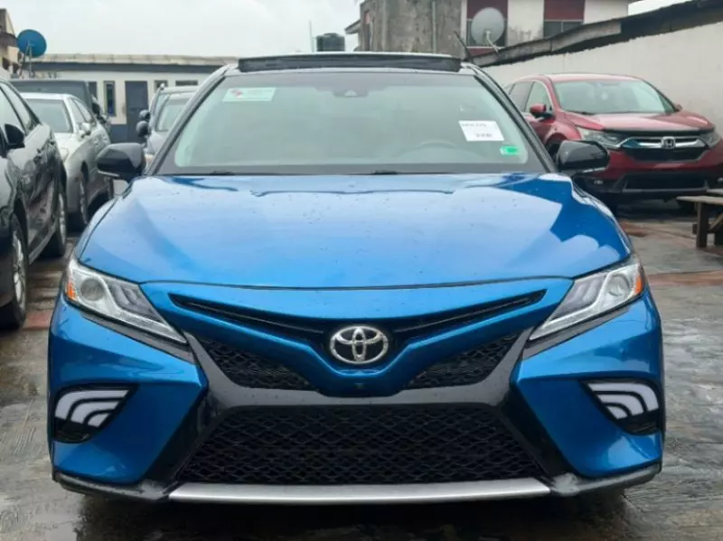 Toyota Camry   - 2018