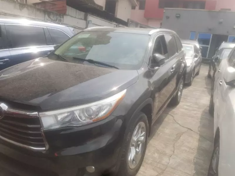 Toyota Highlander   - 2014