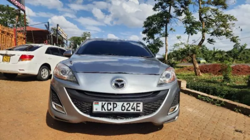 Mazda Axela    - 2010