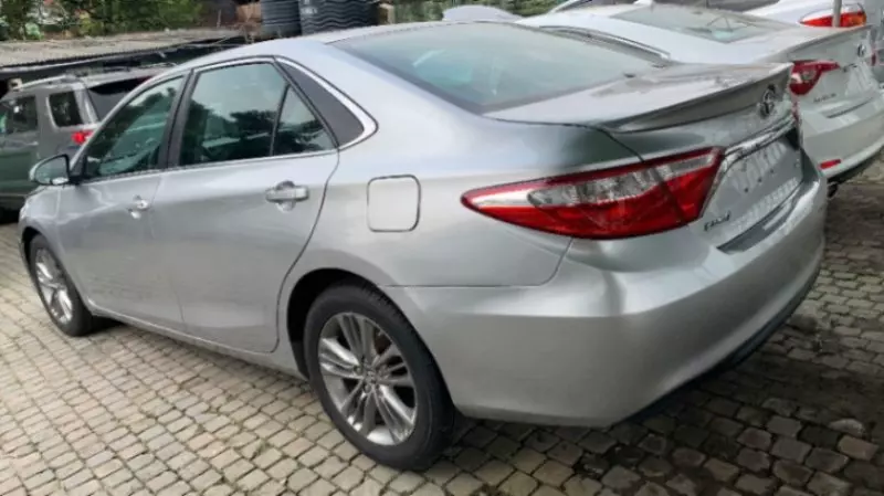 Toyota Camry   - 2016