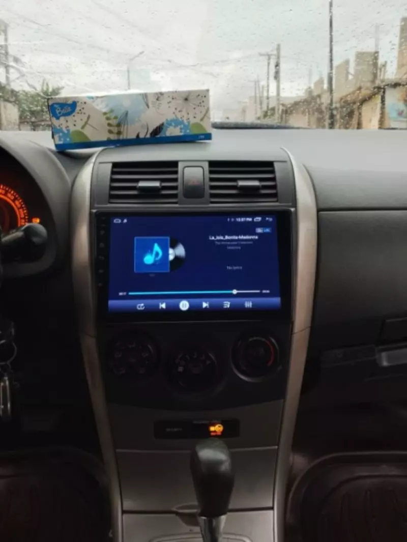 Toyota Corolla   - 2012