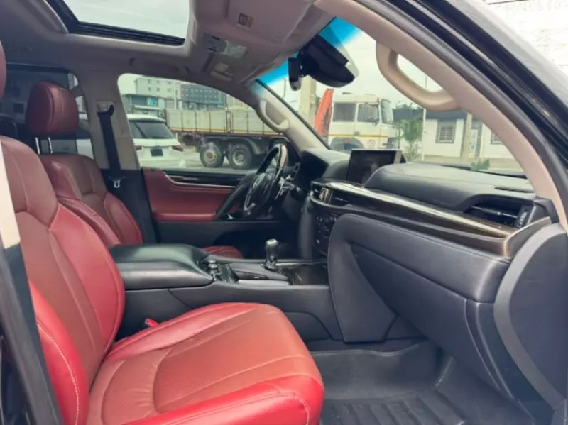 Lexus LX 570   - 2017