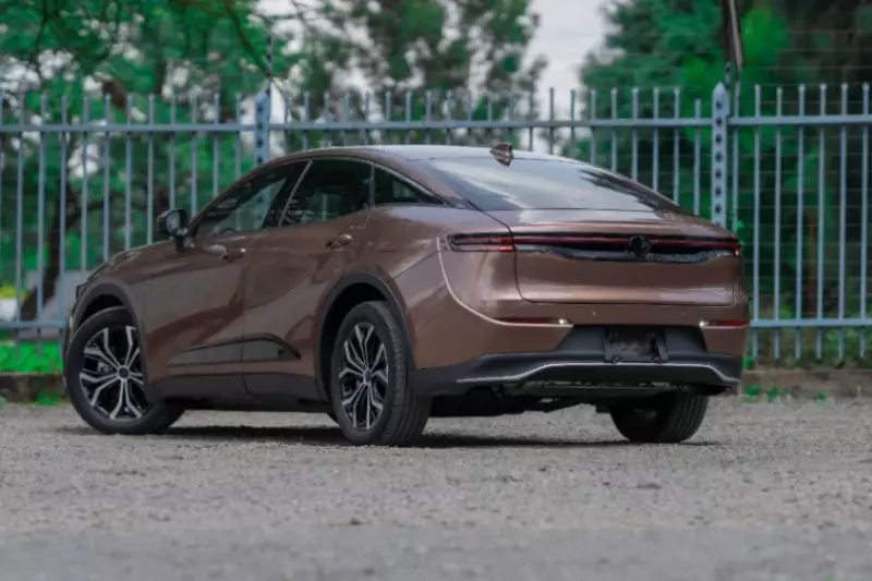 Toyota Crown    - 2022