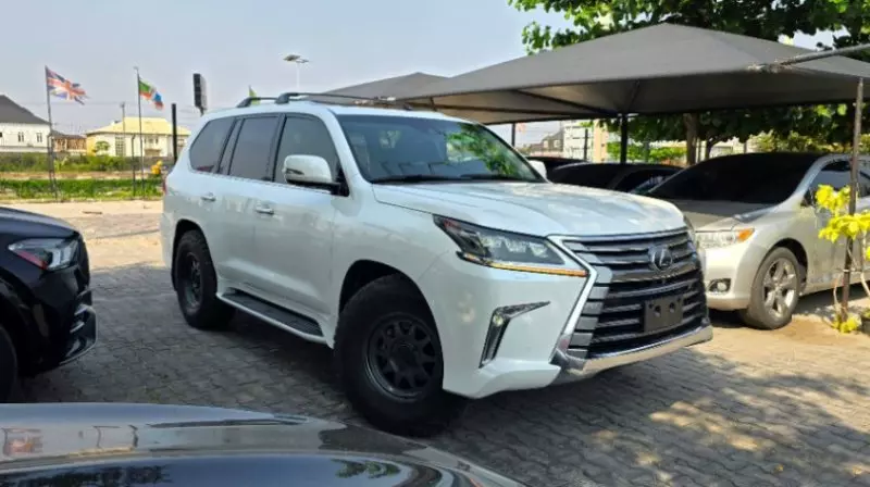 Lexus LX   - 2016