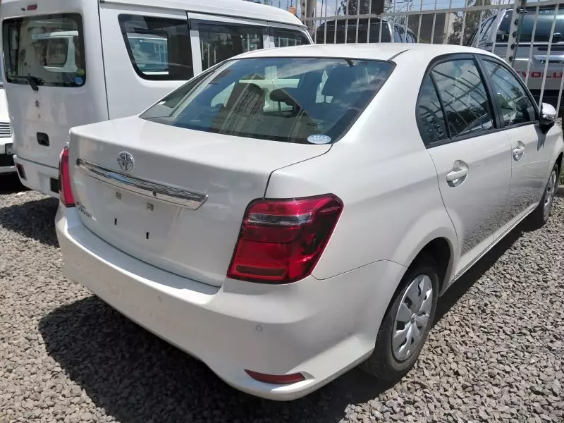 TOYOTA Axio - 2018