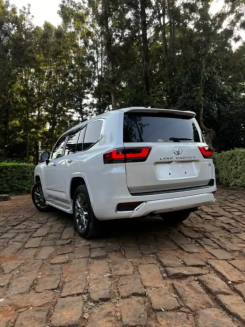 Toyota Land Cruiser   - 2021