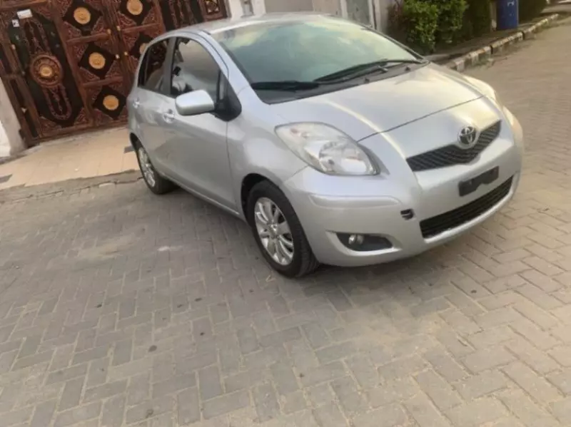 TOYOTA Yaris   - 2009