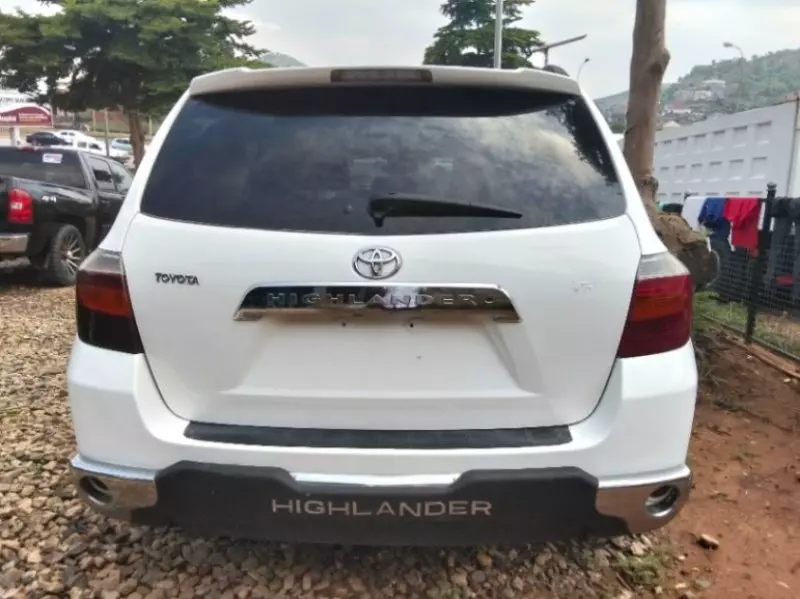TOYOTA Highlander   - 2010