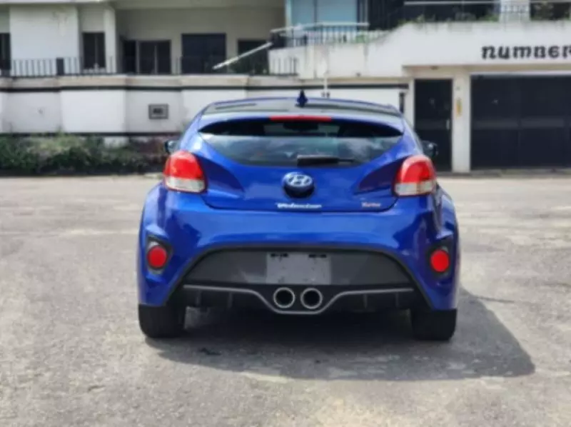 Hyundai Veloster - 2013