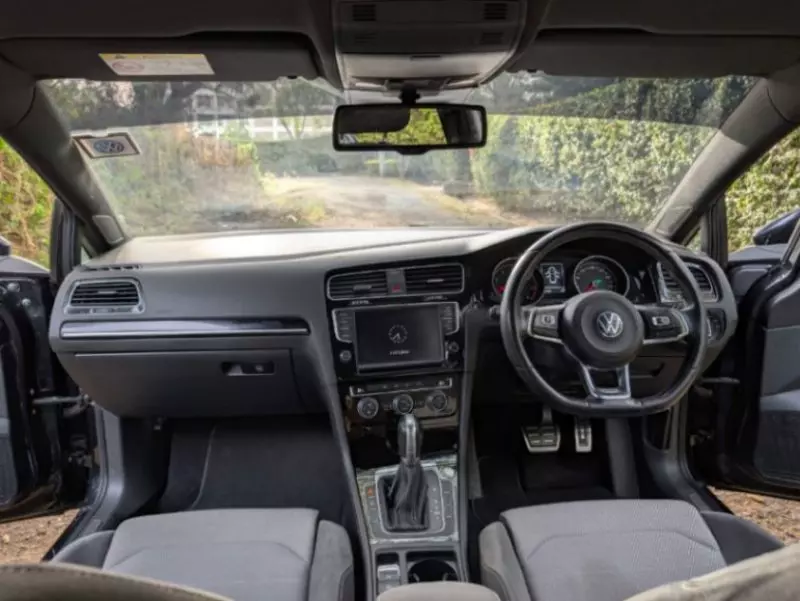 Volkswagen Golf   - 2014
