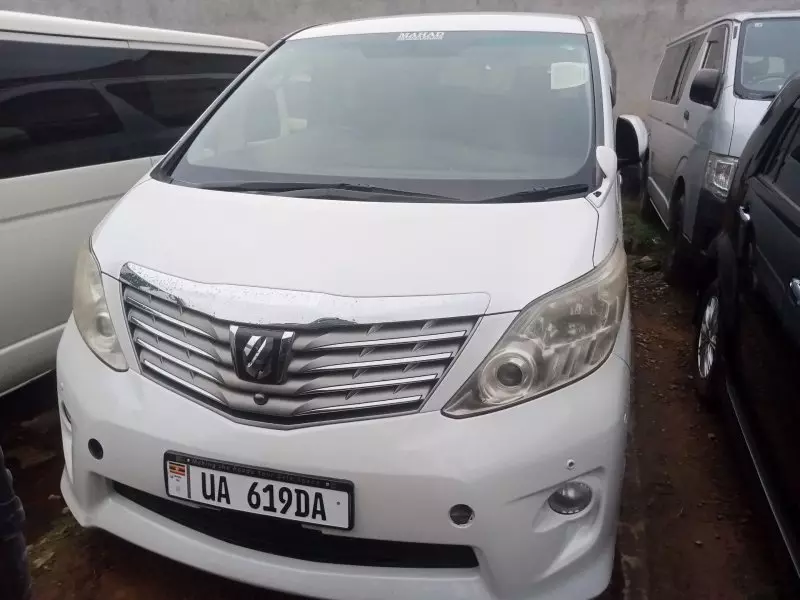Toyota Alphard   - 2011